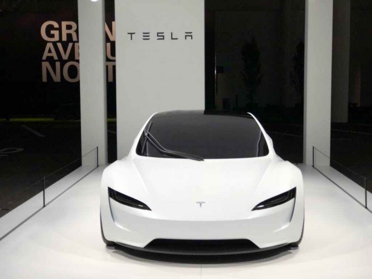 Le nouveau Tesla Roadster exhibé au salon Grand Basel