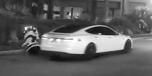 En mode autonome, cette Tesla Model S « tue » un robot au CES (vidéo)
