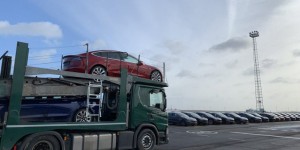 Tesla Model 3 : Elon Musk en Europe pour superviser les livraisons