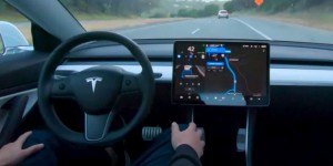Tesla dévoile une nouvelle vidéo impressionnante de son pilote automatique intégral