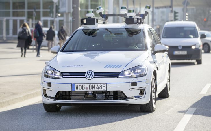 Volkswagen teste la conduite autonome de niveau 4 sur ses e-Golf