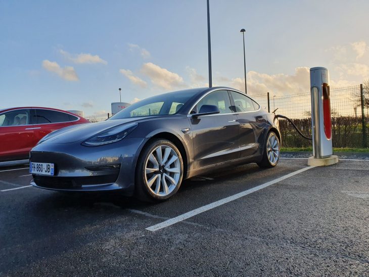 Essai Tesla Model 3: on a testé les dernières mises à jour de la berline électrique