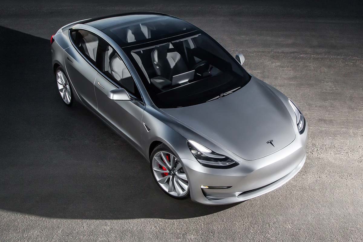 Tesla Model 3 : la version restylée en approche