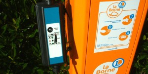 10.000 bornes de recharge supplémentaires chez Leclerc pour 2025