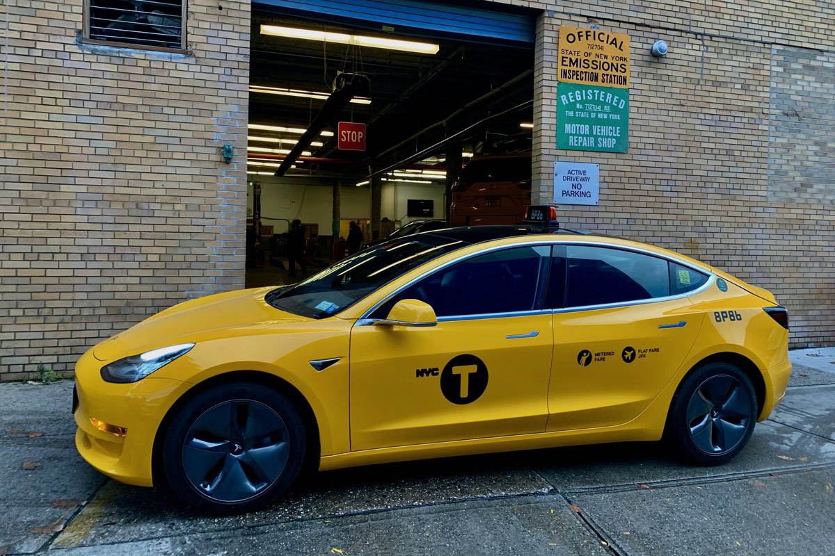 La Tesla Model 3 adopte l’iconique robe des taxis de New-York