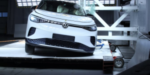 VW ID.4 et Skoda Enyaq : les deux SUV électriques décrochent 5 étoiles aux crash-tests