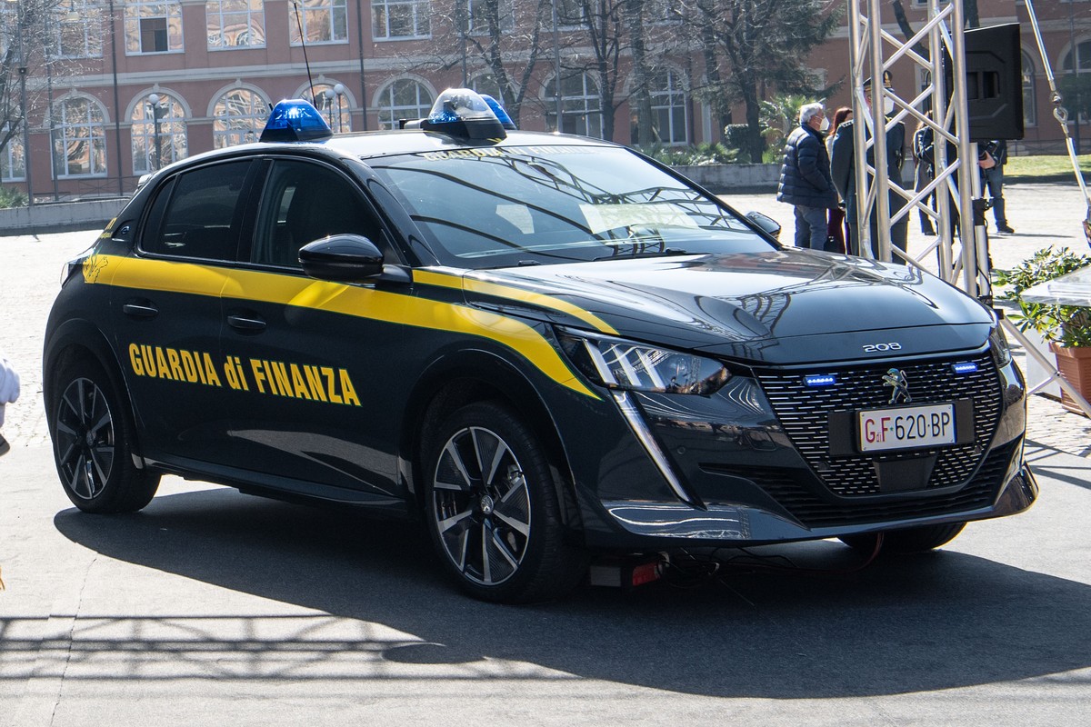 Des Peugeot 208 électriques pour la police italienne