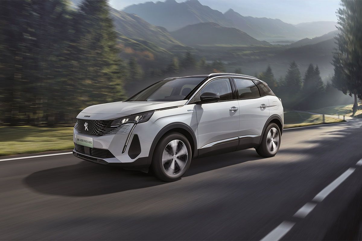 Peugeot complète son offensive hybride rechargeable en Chine