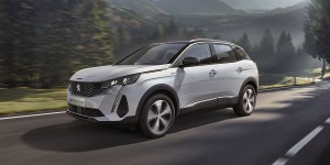 Peugeot complète son offensive hybride rechargeable en Chine