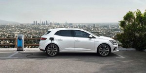 Nouvelle Renault Megane E-Tech : les prix de la berline hybride rechargeable