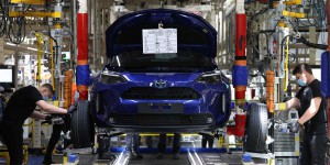 Toyota Yaris Cross : le petit crossover hybride entre en production