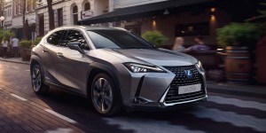 Hybride ou 100 % électrique : le Lexus UX à partir de 299 €/mois