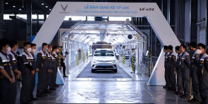 VinFast livre ses premières voitures électriques