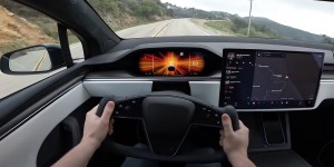 Le Tesla Model X Plaid accélère plus fort que prévu