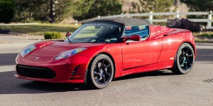 Ce Tesla Roadster s’arrache à prix d’or