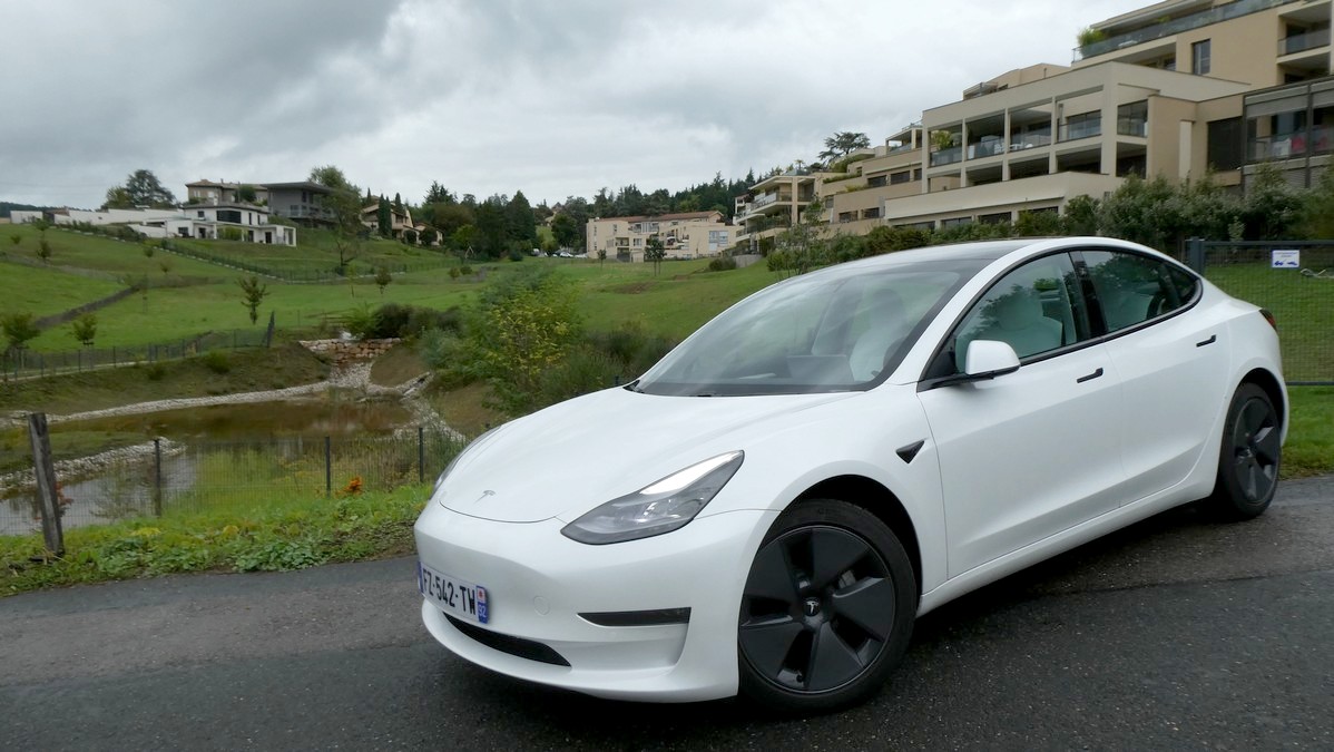 Tesla Model 3 : son nouveau prix flirte avec le bonus maximal