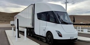 Tesla Semi : Elon Musk promet des livraisons dès cette année