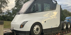 Tesla Semi : le camion électrique a quitté les usines pour les livraisons