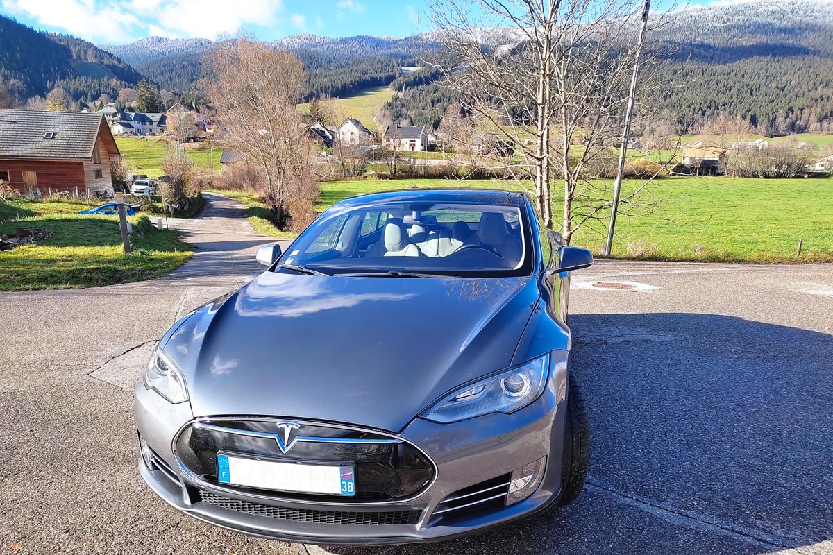 Interview : Sébastien, un des premiers propriétaires français de Tesla Model S, 200 000 km (et une batterie) plus tard