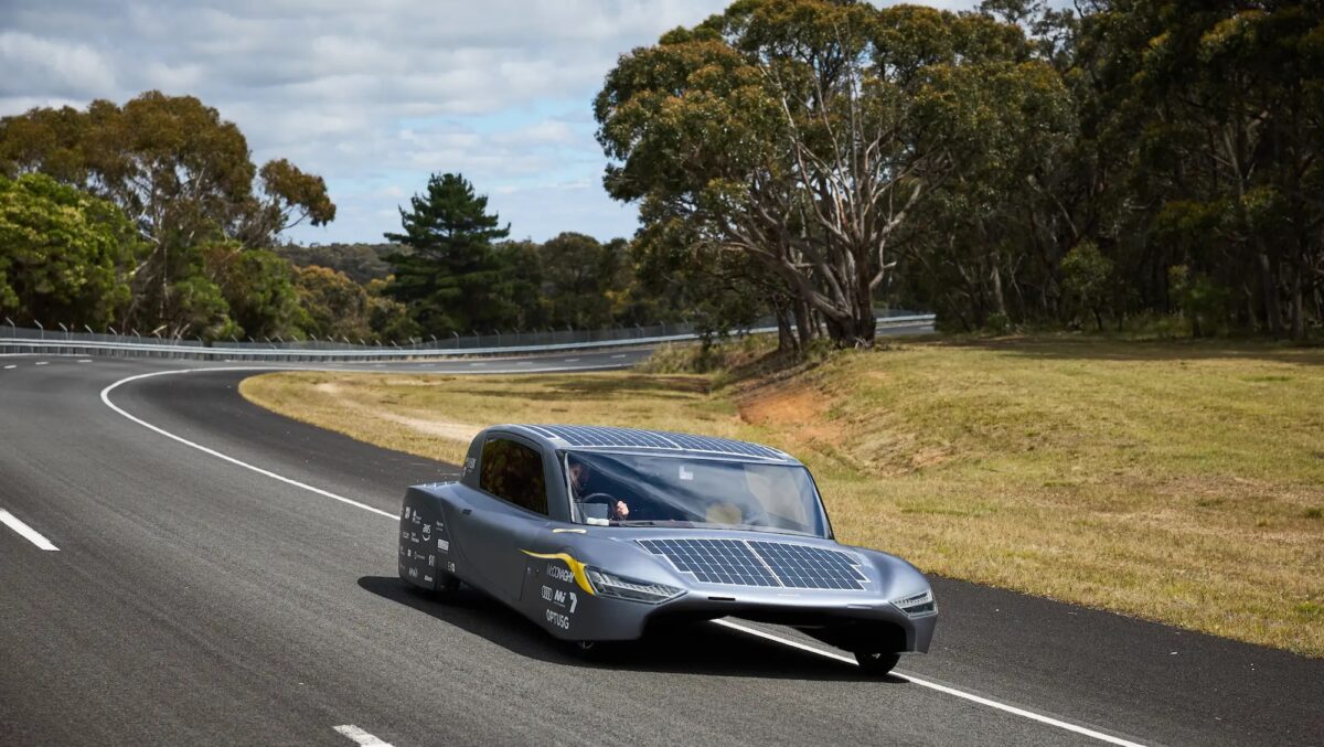 Record du monde – La Sunswift 7 devient la voiture électrique la plus rapide sur 1 000 km en une charge