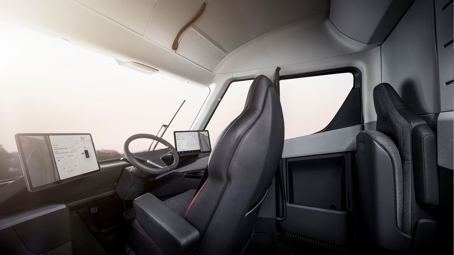 Un routier explique pourquoi le Tesla Semi est un véhicule « complètement stupide »
