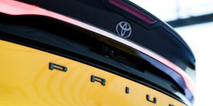 Toyota accélère sur la neutralité carbone, mais pas 100 % électrique