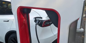 Tesla : après les prix des voitures, les prix de la recharge baissent aussi