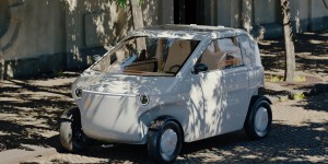 Cette mini voiture électrique en kit se veut la Smart du futur