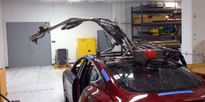 Voici le prototype des portes « falcon » du Tesla Model X… sur une Model S !