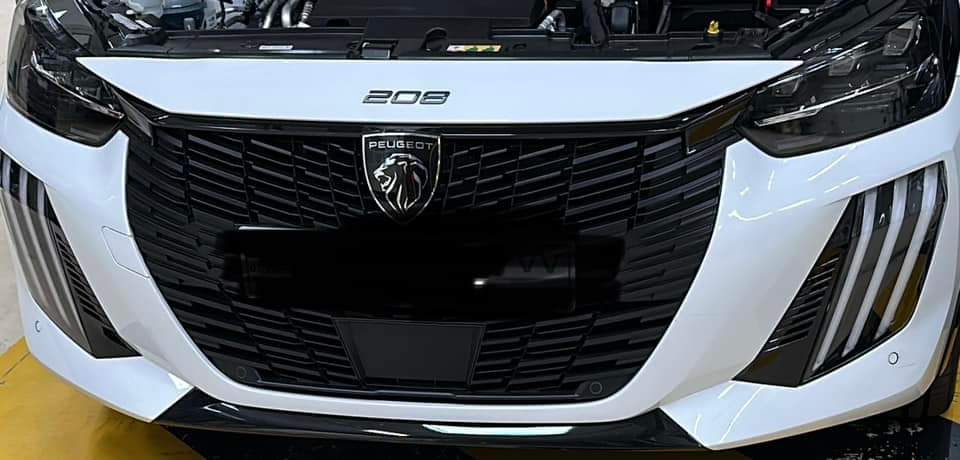 Voici le nouveau visage de la Peugeot 208 électrique