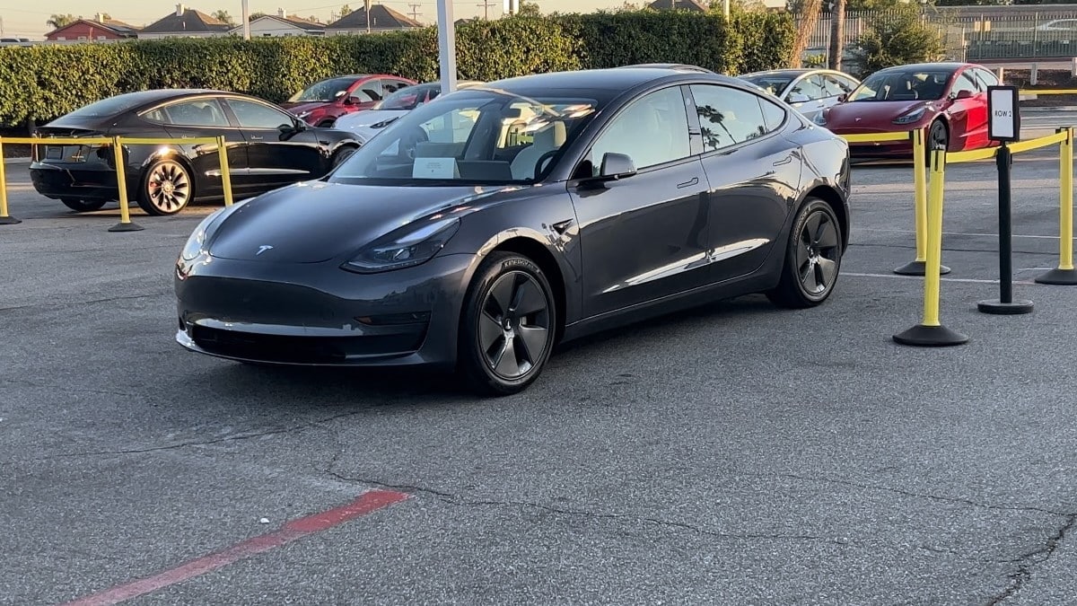 Un Californien a acheté une Tesla Model 3 neuve pour moins de 17 000 euros