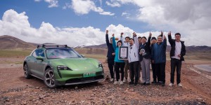 5 573 mètres : la Porsche Taycan Cross Turismo réalise un nouveau record d’ascension