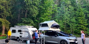 Témoignage – à 7 pour découvrir la Suède en voitures électriques, avec tentes et caravane !