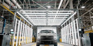 Pourquoi Ford va réduire de moitié la production de son pick-up électrique ?