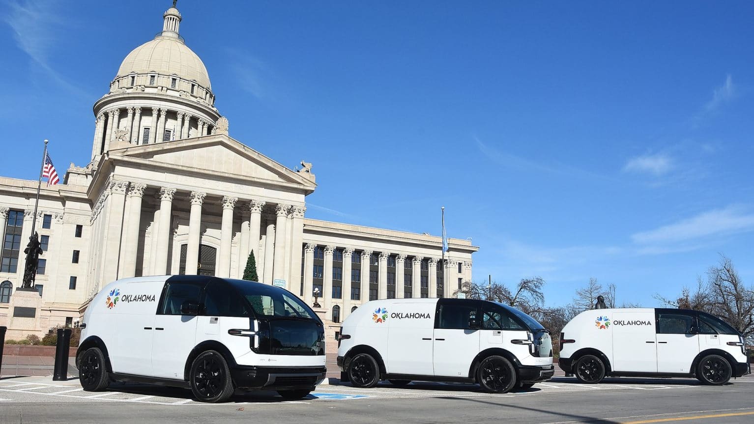 Canoo livre les premiers véhicules électriques produits par sa nouvelle usine dans l’Oklahoma