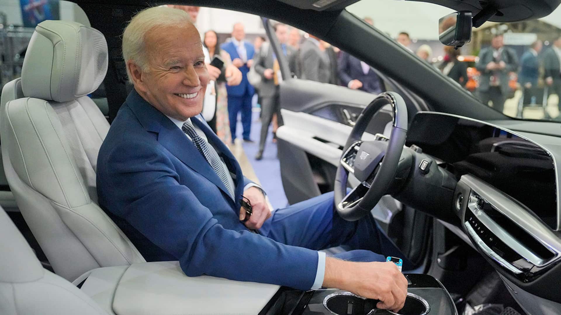Joe Biden fait des voitures électriques un élément central de sa réélection