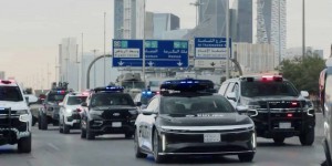 En Arabie Saoudite, la police a reçu une berline électrique dotée d’un équipement inédit