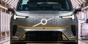 EM90 : le premier monospace électrique de Volvo sort des lignes de production