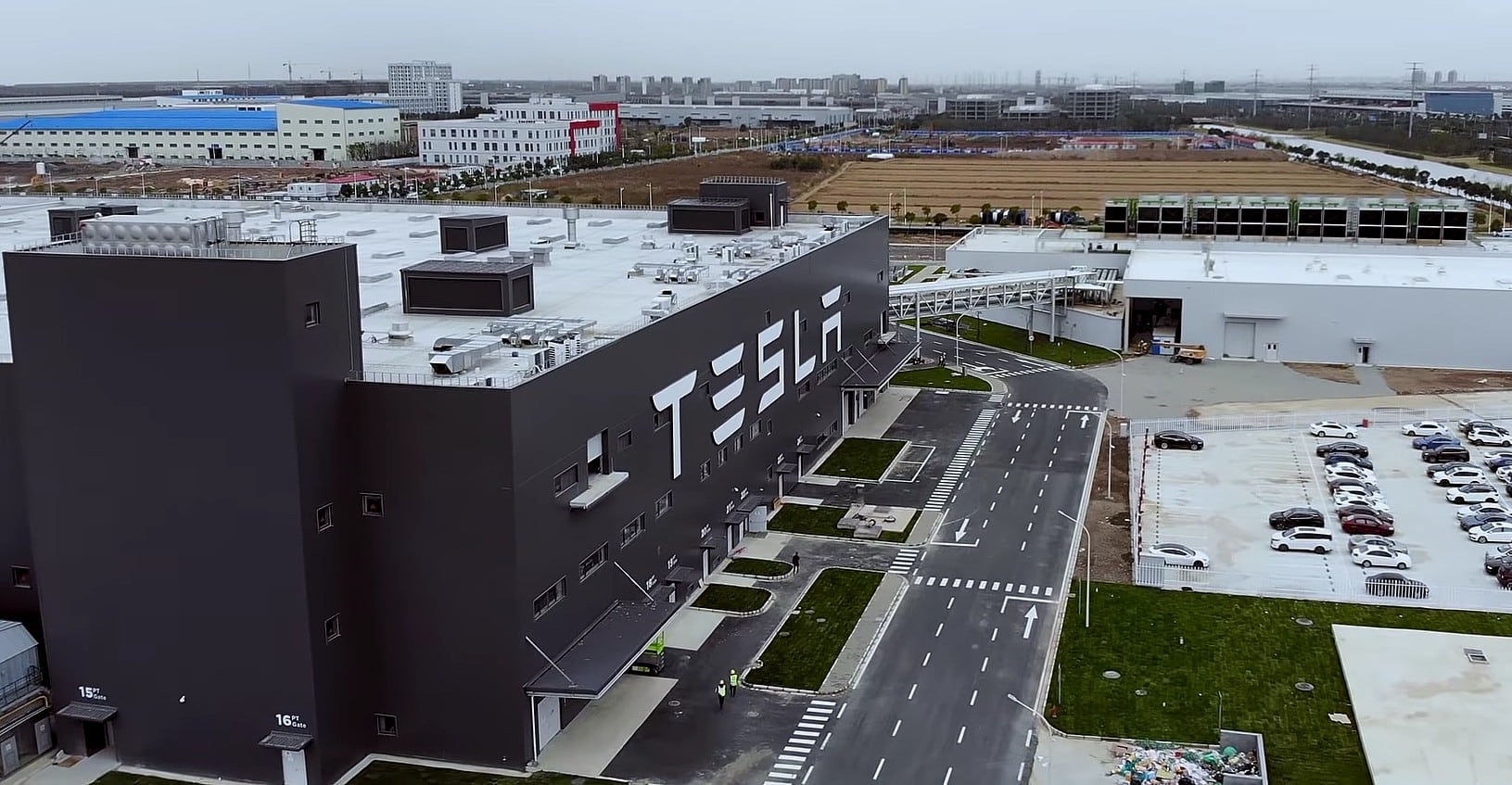 Tesla travaille avec le chinois CATL pour élaborer une batterie qui se recharge plus vite