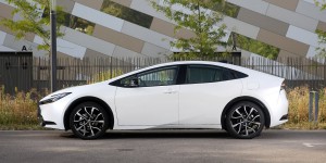 La Toyota Prius hybride serait plus propre que n’importe quelle voiture électrique