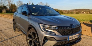 Essai – Renault Austral : on a fait 2 000 km avec le SUV hybride au losange