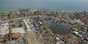 Tacloban, avant et après le typhon Haiyan
