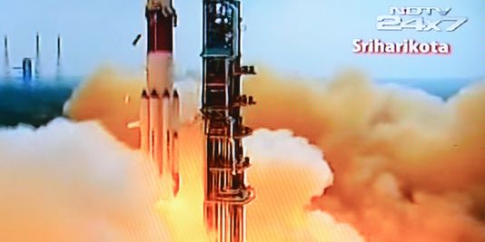 Inde : la fusée emportant une sonde à bas coût vers Mars a décollé