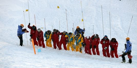 La Clusaz : le skieur emporté vendredi par une avalanche est mort