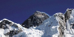 L'alpinisme dans l'Everest et le Mont-Blanc menacé par la fonte des glaces