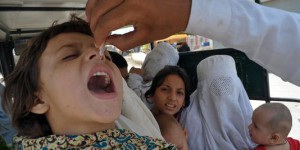 Au Pakistan, l'exode face à l'offensive militaire dope la vaccination contre la polio