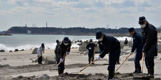 Japon : risque de tsunami après un fort séisme près de Fukushima
