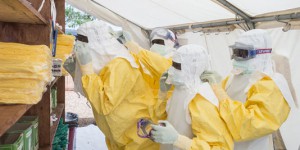 Malgré une étroite surveillance, l'épidémie d'Ebola progresse en Afrique