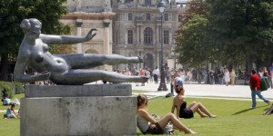 Les rats pullulent sur les pelouses du Louvre