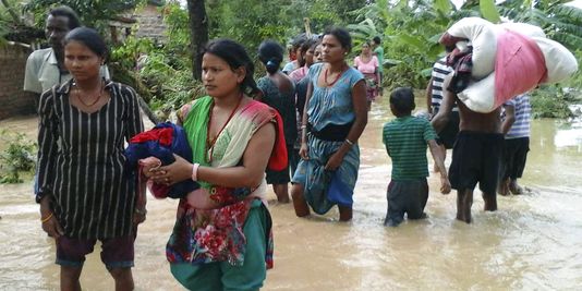 Au moins 180 morts dans des inondations au Népal et en Inde